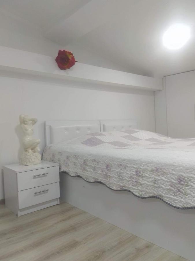 4 Chocolate Apartments In Old Tbilisi Zewnętrze zdjęcie